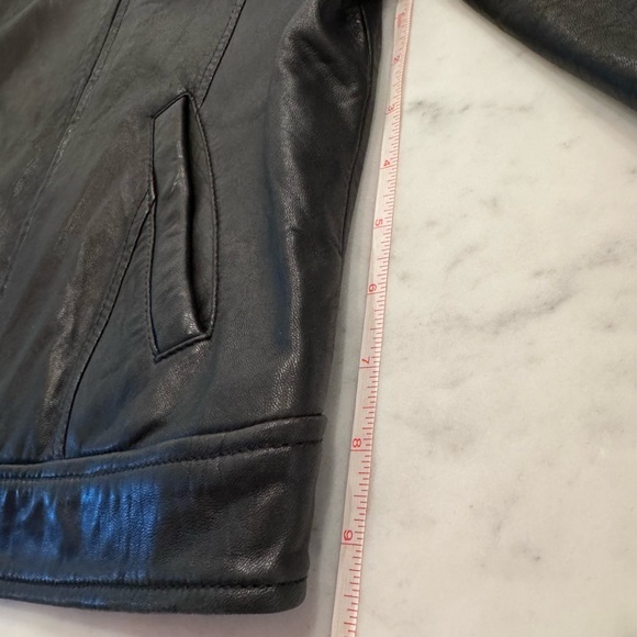 Vintage New York CLASSICS black leather jacket
size: Small - Picture 10 of 16